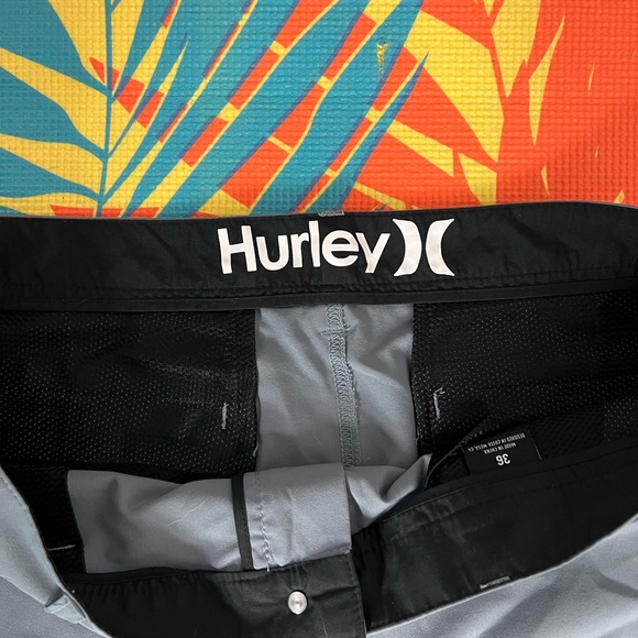 Hurley golf shorts size 36 - Picture 2 of 3